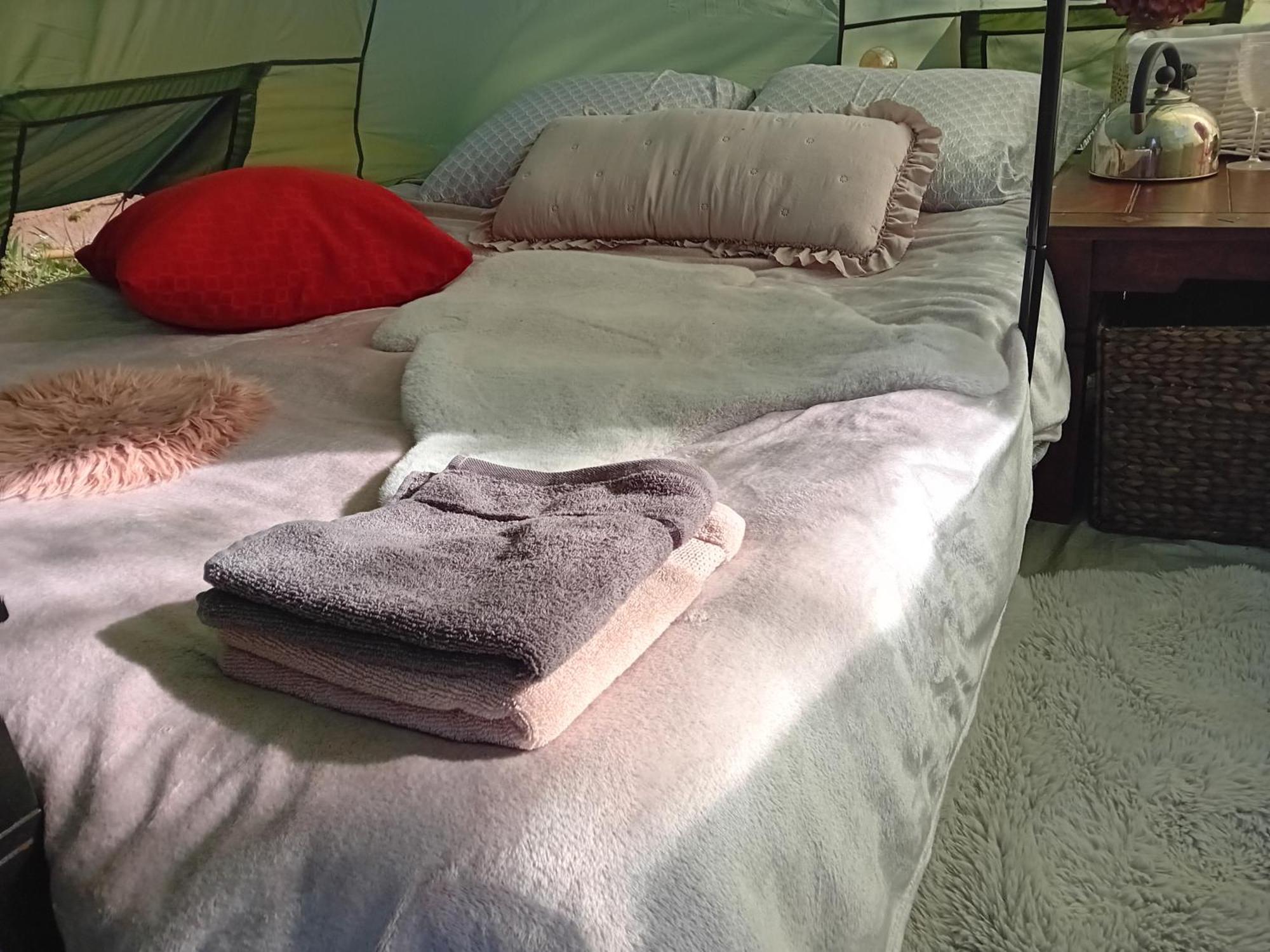 Indian Tent Tipi In Shared Lot And Shared Bathroom Mrse المظهر الخارجي الصورة